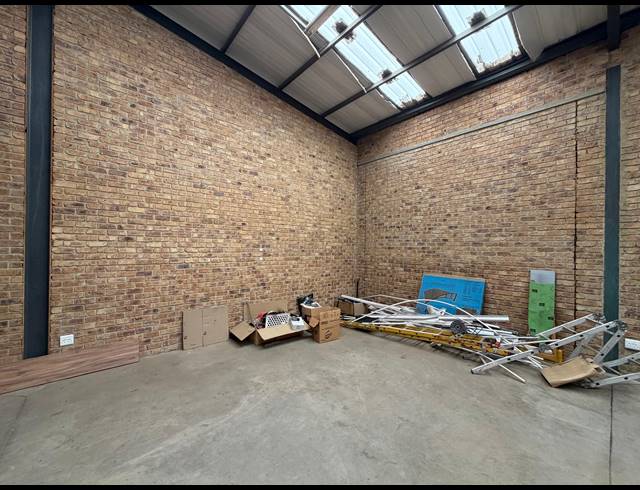 154M² WAREHOUSE TO LET IN CHLOORKOP